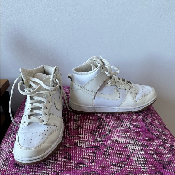 Women’s Nike Dunks Hightop in “Sail Gum” - Picture 3 of 4